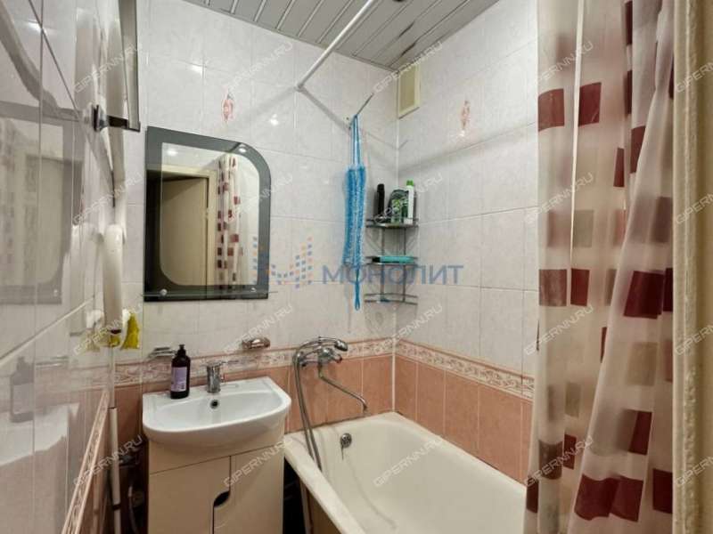 трёхкомнатная квартира в 6-м микрорайоне дом 11