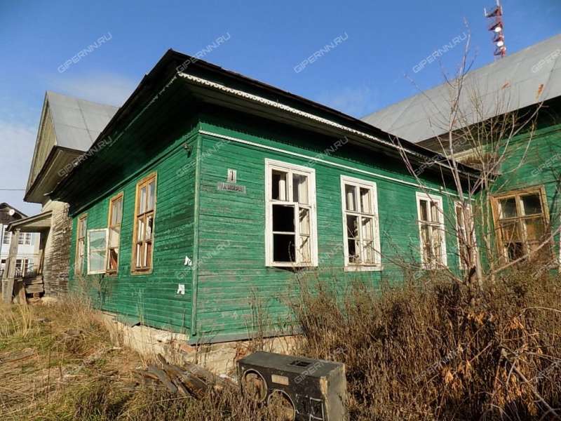 здание под коммерческую недвижимость на улице Мира село Бриляково