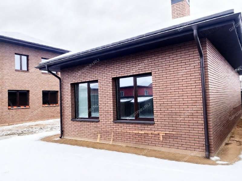 дом на Озёрной улице посёлок Ляхово