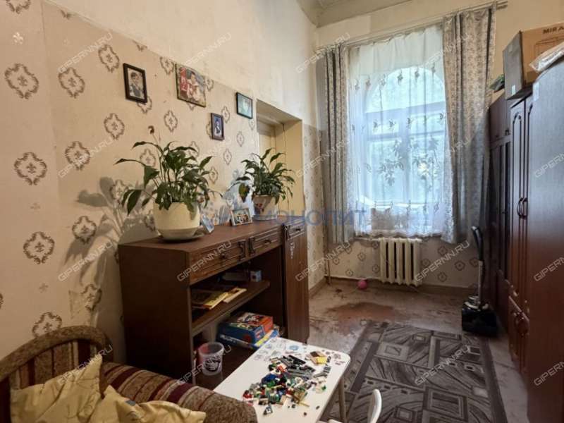 комната в доме 47 на улице Коминтерна