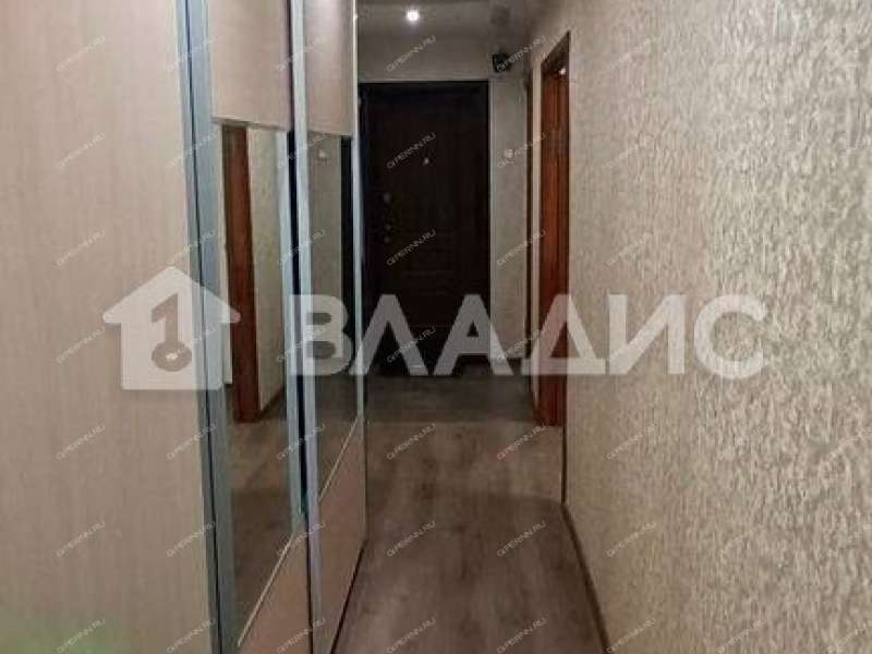 трёхкомнатная квартира на улице Родионова дом 180